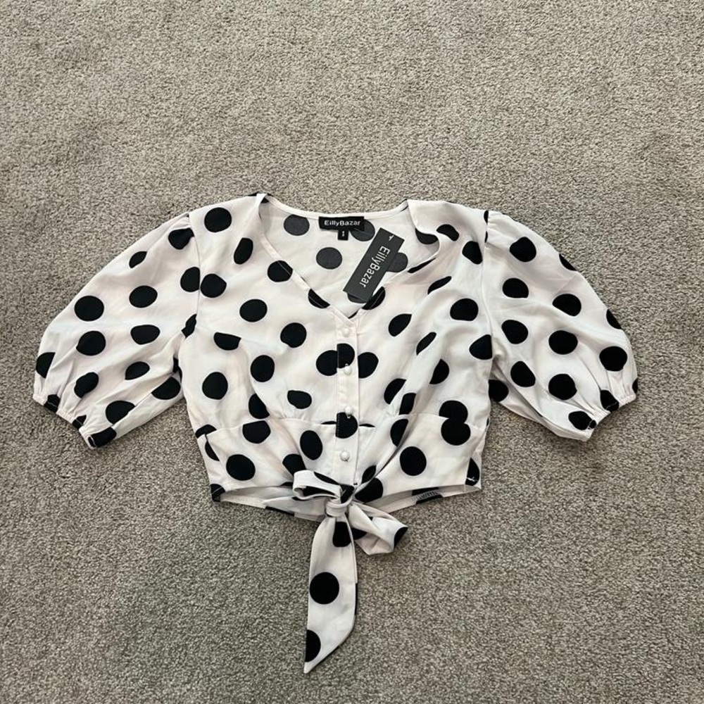 EillyBazar top